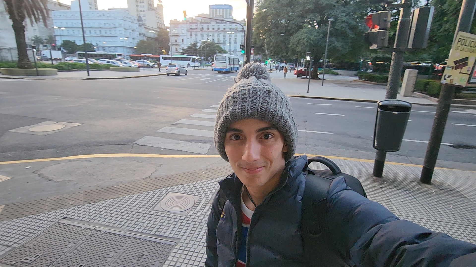 http://videos.introcdc.com/Canal/Vlogs/Mae/Voltando da Argentina/20240516_074639.00_01_28_12.Quadro002.png